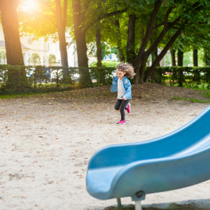 Mit Abstand: Spielplatzbesuche