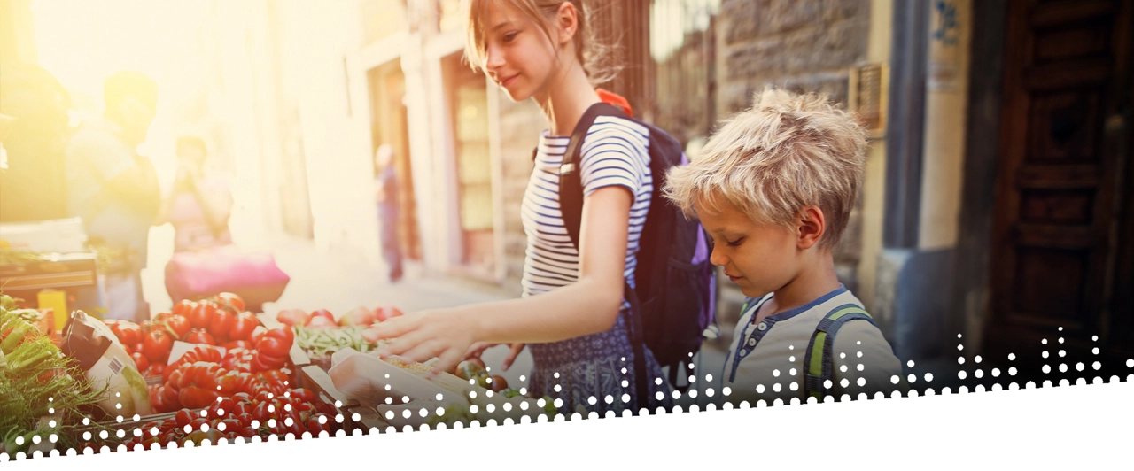 Kinder am Marktstand Kinder am Marktstand